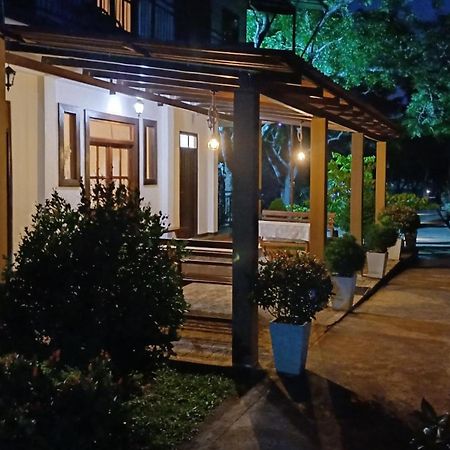 Forest Edge Villa Anuradhapura Buitenkant foto